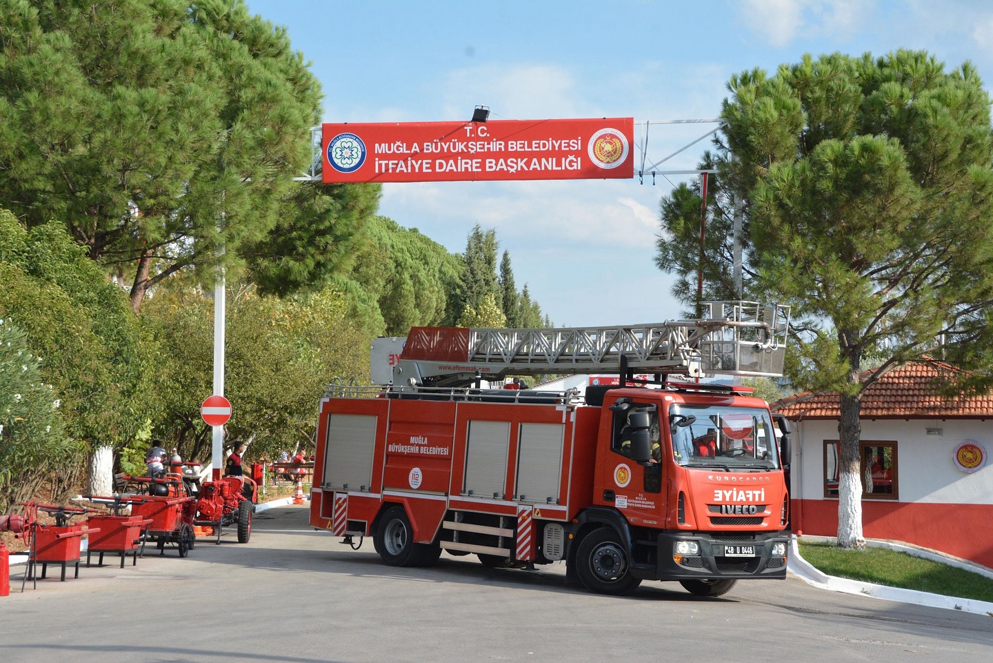 Muğla Büyükşehir Belediyesi İzmir'deki Orman Yangınlarına Destek Gönderdi