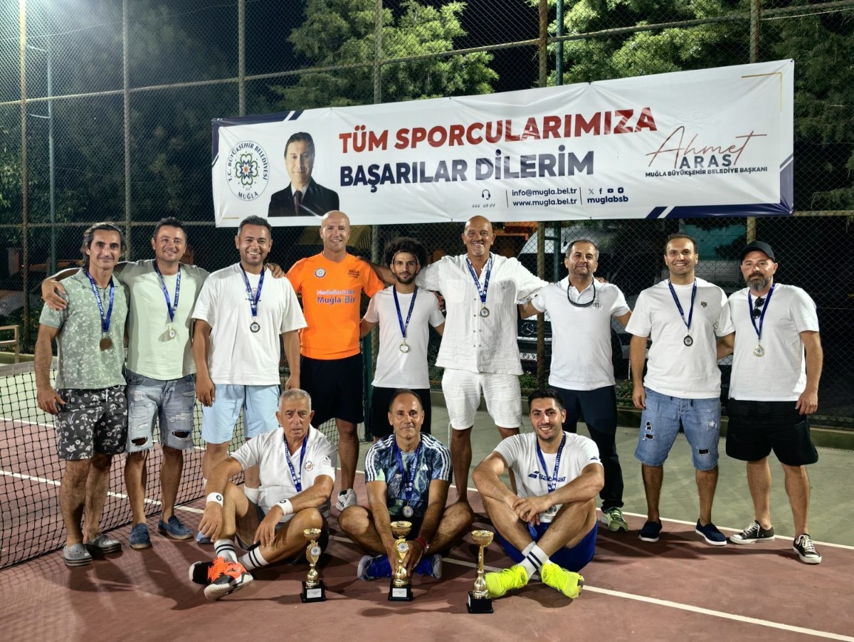 Muğla'da Geleneksel Babalar Günü Tenis Turnuvası Yoğun İlgi Gördü