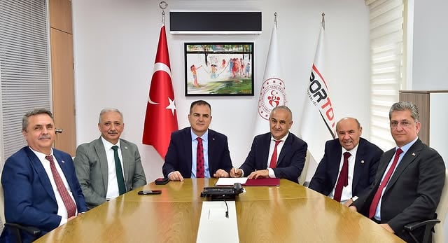 Marmaris Beldibi'nde Futbol Sahası Yenileniyor: Spor Kompleksi Oluşturuluyor