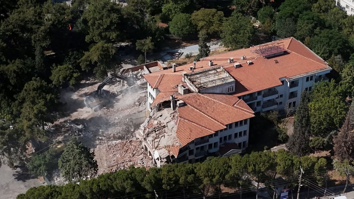 Muğla'da Depreme Dayanıksız Huzurevi Yıkılarak Modern Yaşam Alanı İnşa Ediliyor