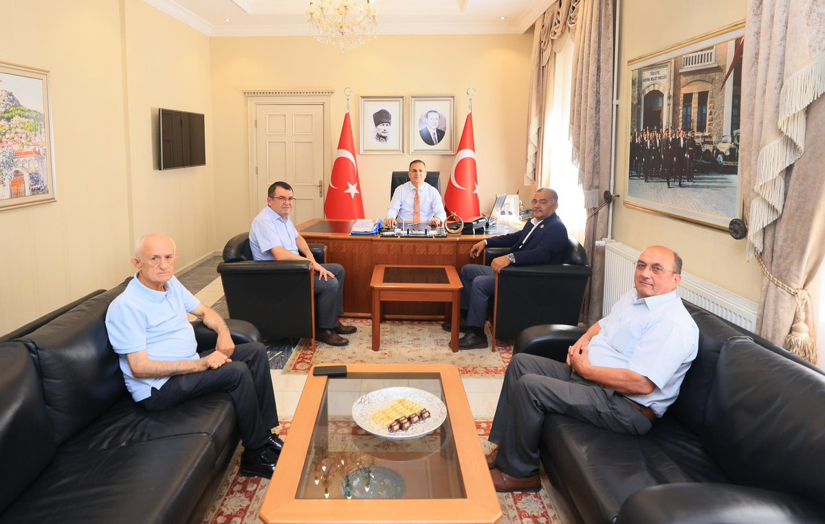 Muğla Valisi Akbıyık Muhtarlarla Bir Araya Geldi