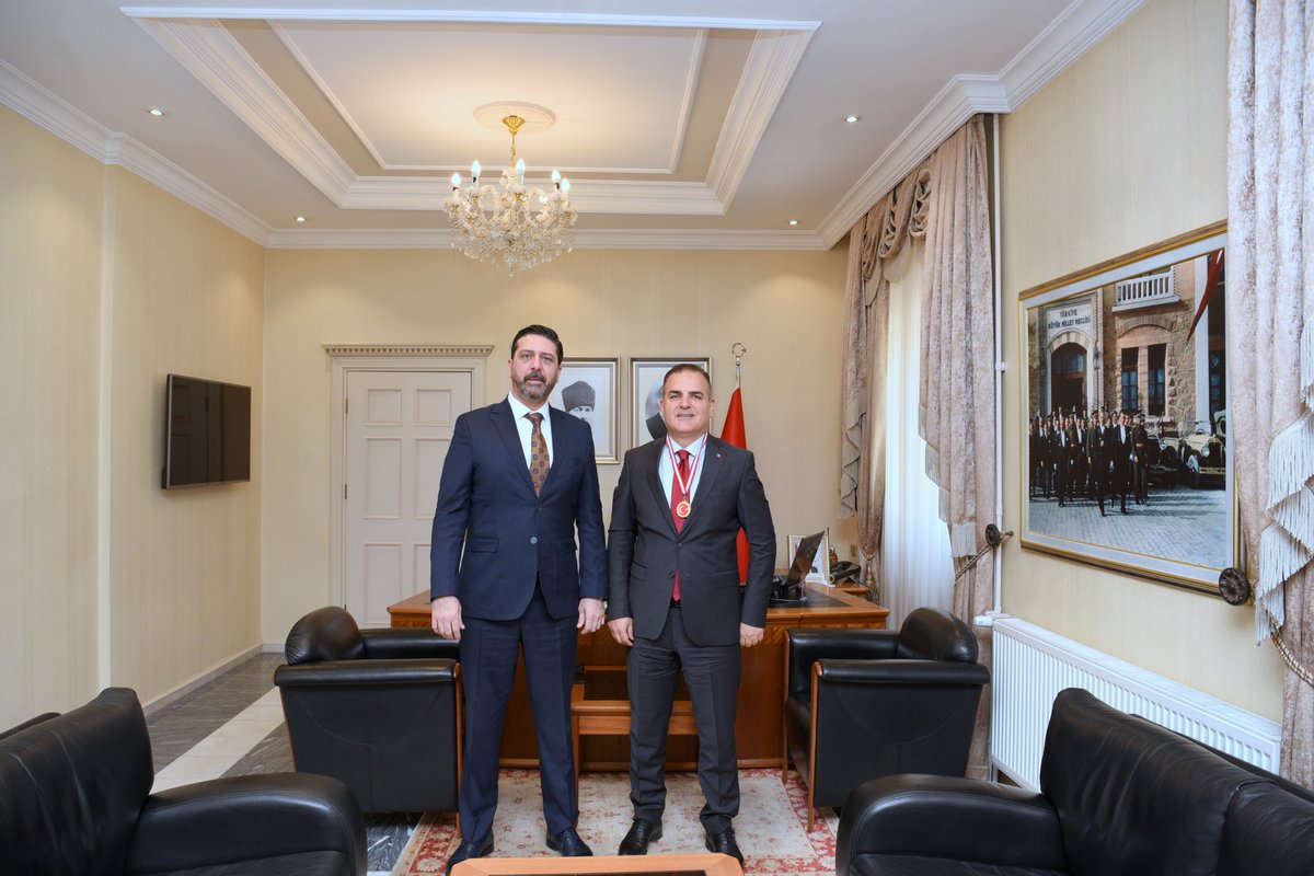 Muğla Valisi Akbıyık, İş İnsanı Ali Metel ve AK Parti Şemdinli İlçe Başkan Yardımcısı Mehmet Geylani'yi Ağırladı