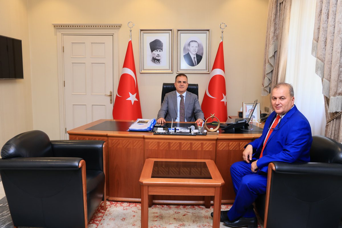 Muğla Valisi Akbıyık, Kamyoncu, Otomobilci ve Şoförler Esnaf Odası Başkanı Özer'i Kabul Etti