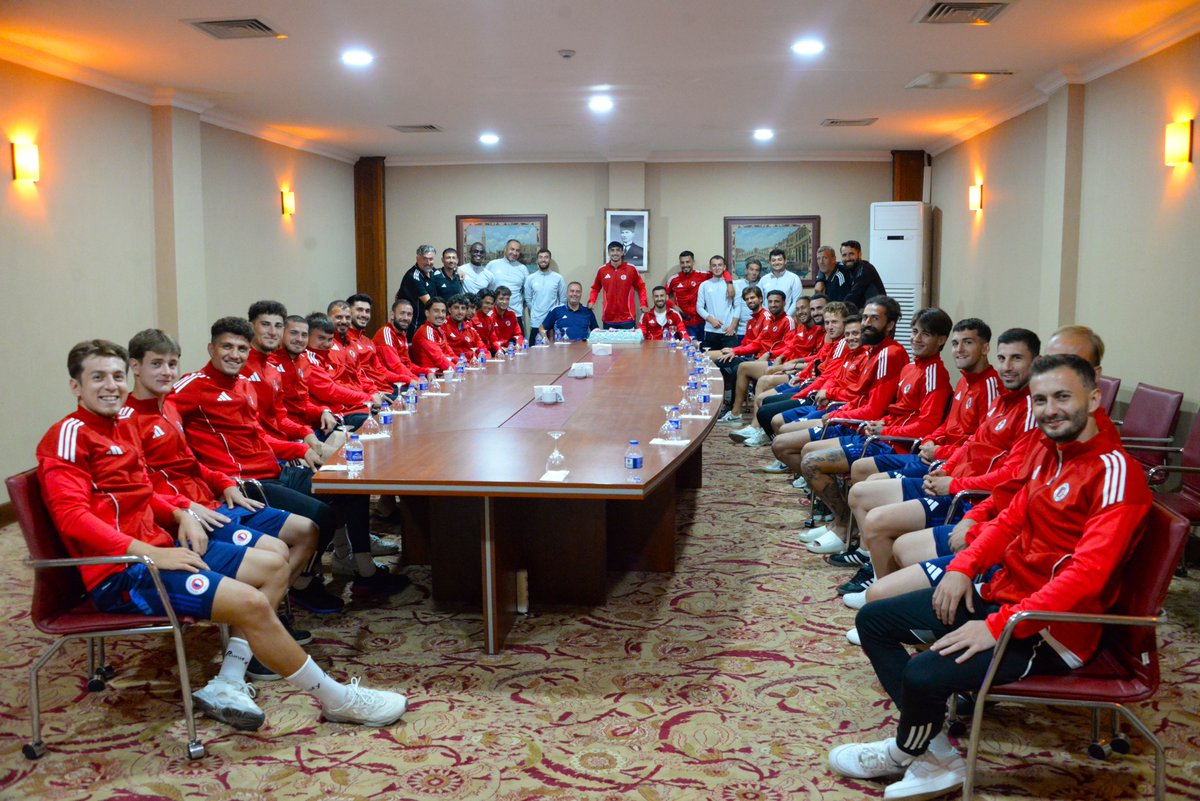 Fethiye Spor Futbolcusu Selim Kemence'nin Doğum Günü Kutlandı
