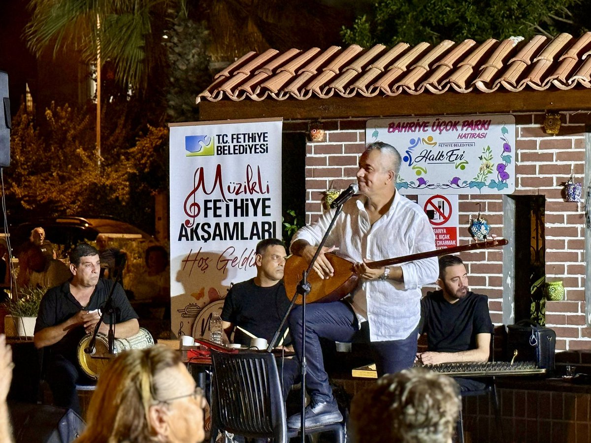 Fethiye'de Müzikli Akşamlar Başladı: Adem Kazan ve Kent Orkestrası Sahne Aldı