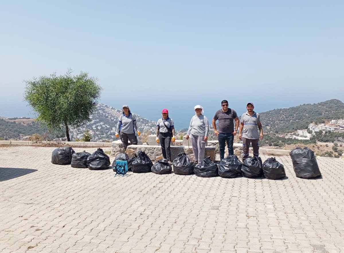 Bodrum'da Manzara Tepesi Temizlendi: Doğayı Koruma Çağrısı