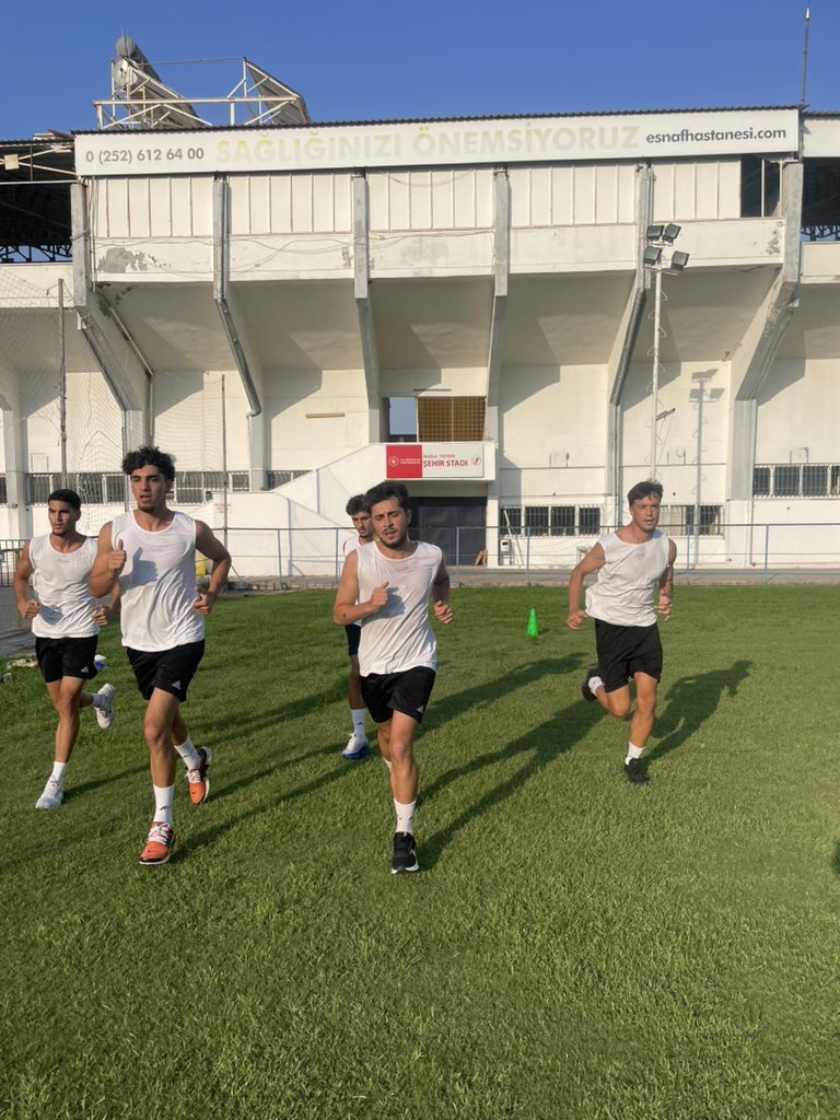 Fethiyespor, Cumartesi Akşamı Antrenmanını Tamamladı