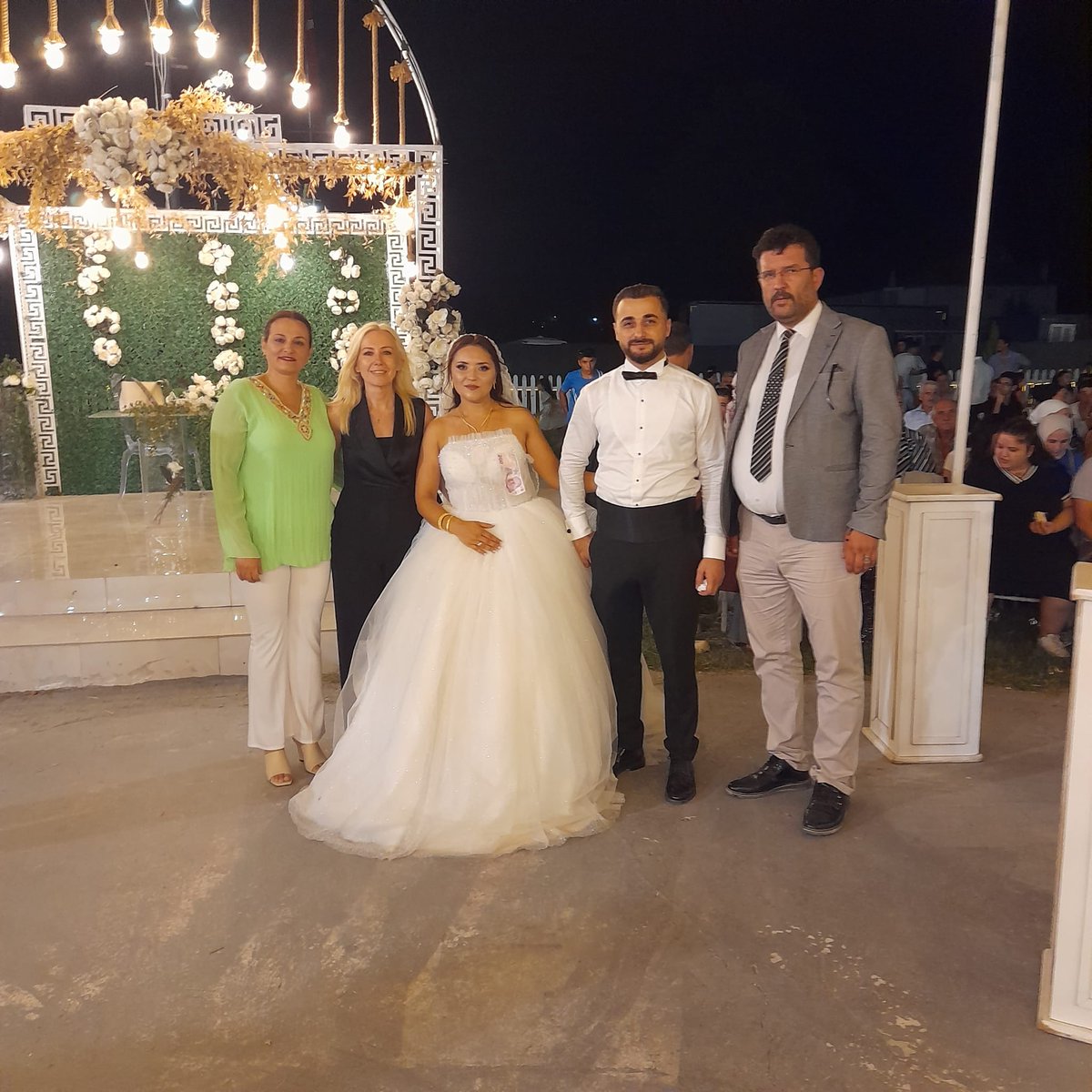 MHP'li Başkan ve Yöneticilerden Köyceğiz'de Düğün Şerefine Katılım
