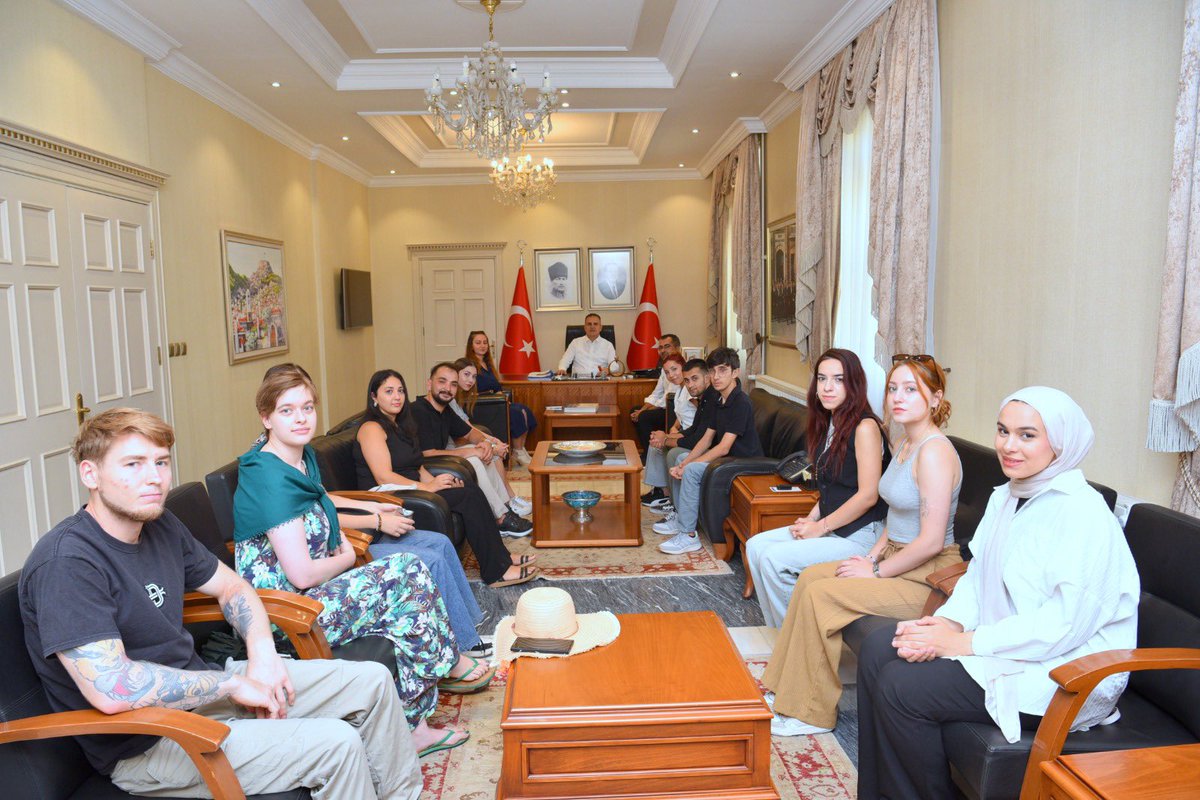 Muğla Valisi, Genç Gönüllülerle Buluştu