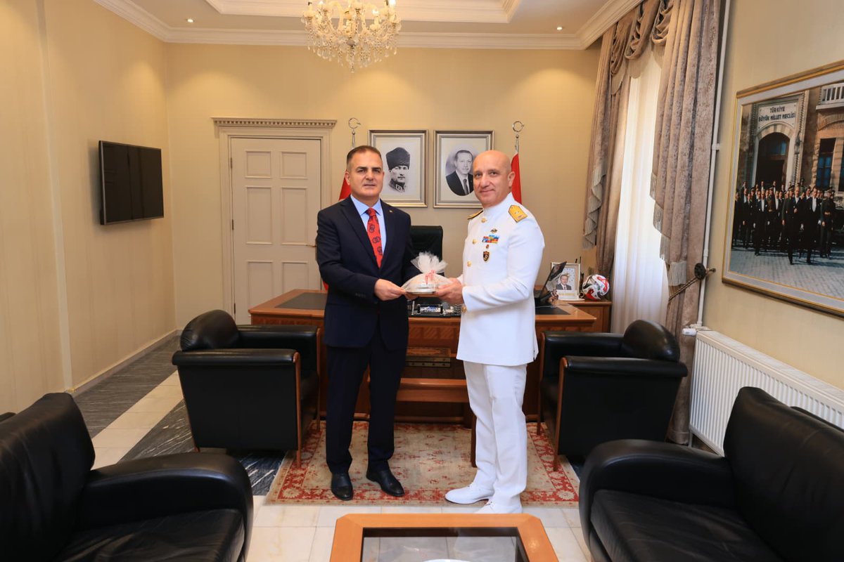 Aksaz Deniz Üs Komutanı Muğla Valisi'ni Ziyaret Etti