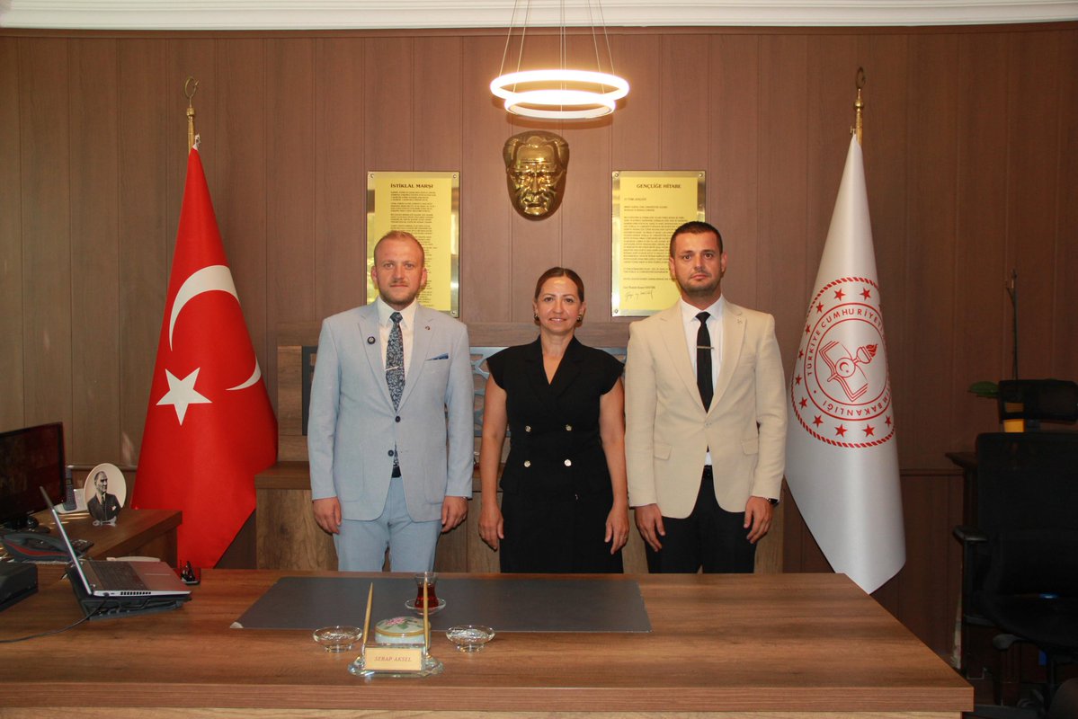 MHP Muğla Delegasyonu, Marmaris'te İlçe Milli Eğitim Müdürlüğünü Ziyaret Etti