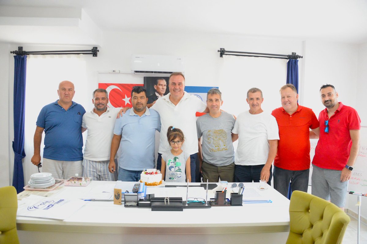 Fethiyespor Taraftarlar Derneği, Teknik Direktör ve Başkanın Doğum Gününü Kutladı