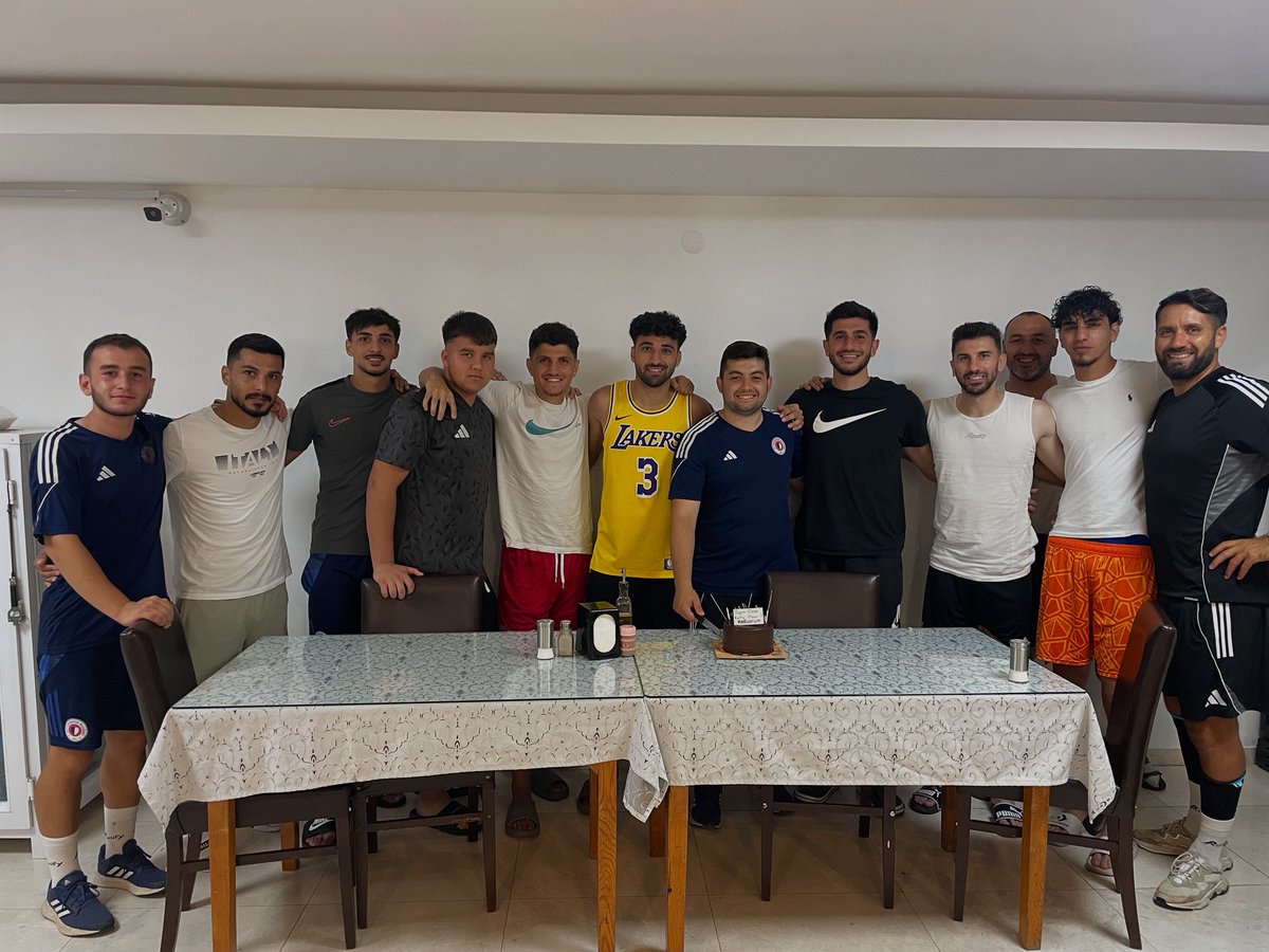 Fethiye Spor, Fizyoterapisti Harun Çağlar'ın Doğum Gününe Özel Kutlama Yaptı