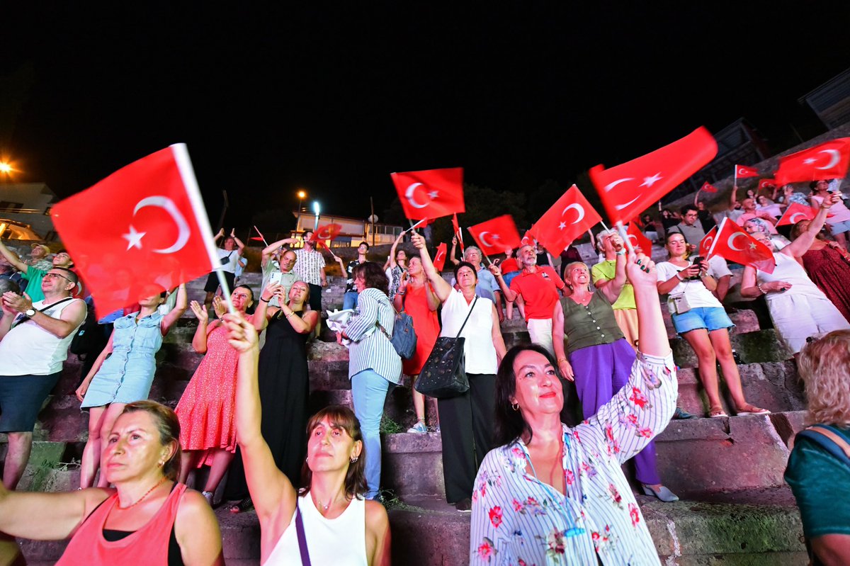 Fethiye'de Zafer Bayramı Kutlamaları Ertuğrul Sertbaş'ın Hikaye Anlatımıyla Coştu