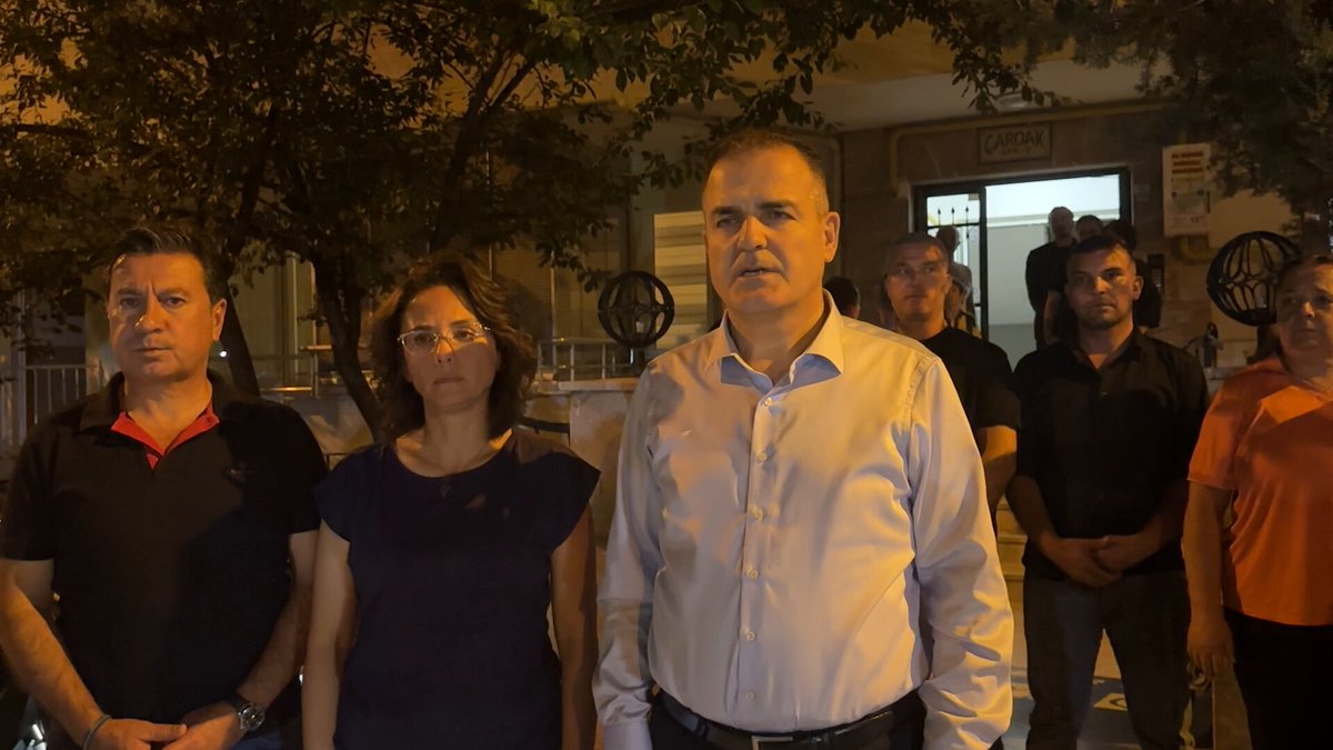 Muğla Valisi Akbıyık, Menteşe Belediye Başkanı Aras'ın Dedesi ve Anneannesini Ziyaret Etti