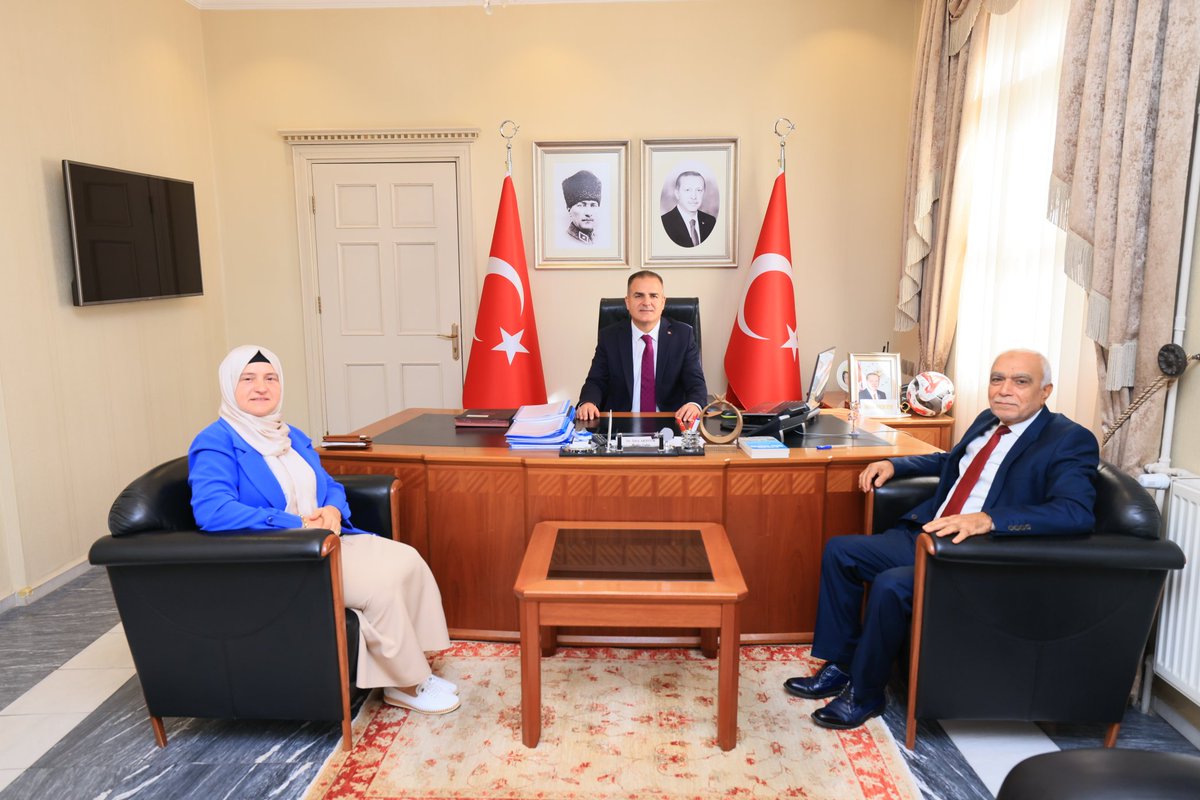 Muğla Valisi Akbıyık'ı Tarihçi Yazar Mustafa Turhan Ziyaret Etti