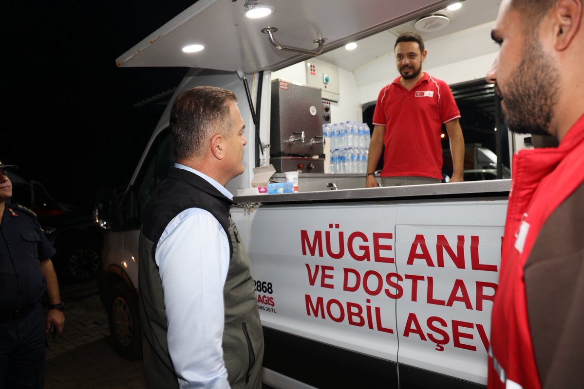 Muğla Valisi Akbıyık, Köyceğiz'de Kızılay Mobil Aşevini Ziyaret Etti