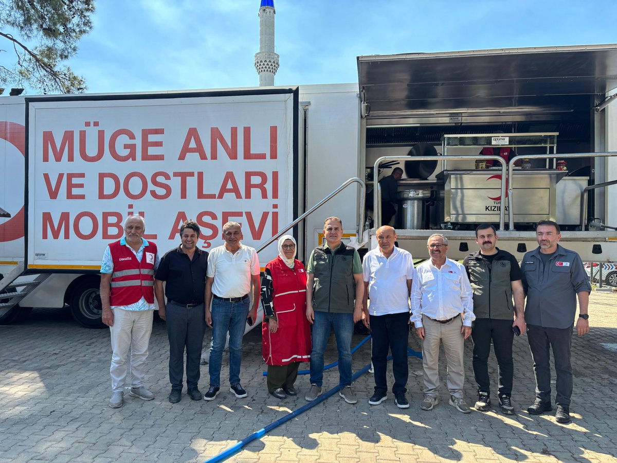Muğla Valisi Dr. İdris Akbıyık, Köyceğiz'deki Kızılay Mobil Aşevini Ziyaret Etti