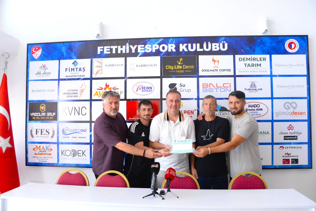 Fethiyespor'da Teknik Direktör Selahaddin Dinçel'in 100. Maçı Kutlandı