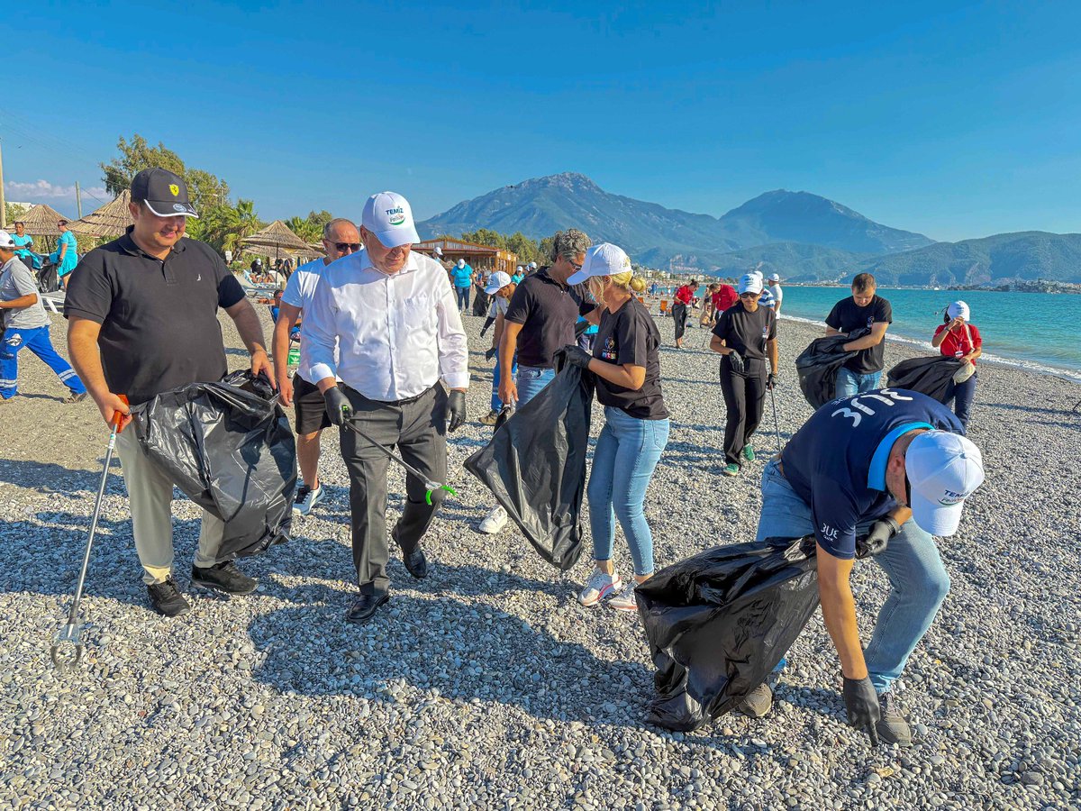 Fethiye'de Tur Operatörleri ve STK'lar El Ele Verdi, Çalış Plajı Temizlendi