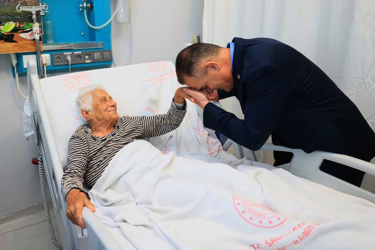 Muğla Valisi Akbıyık, Eğitim ve Araştırma Hastanesi'nde Hastaları Ziyaret Etti