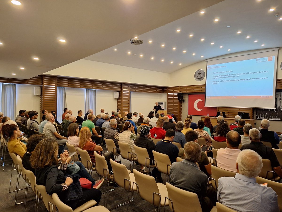 Muğla'da Turunçgil Üretiminde Verimlilik İçin Doğru Budama Eğitimleri