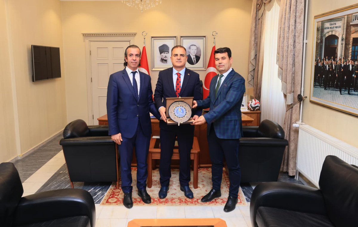 Eğitim Sendikası Yöneticileri Muğla Valisi Akbıyık'ı Ziyaret Etti