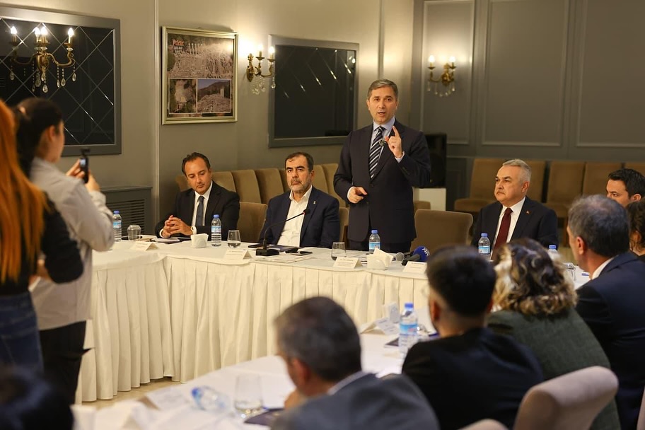 AK Parti'den Dış İlişkiler Ege Bölge Toplantısı