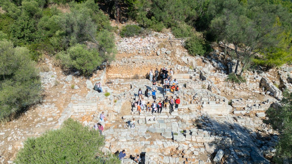Bodrum'da Öğrenciler Pedasa Antik Kenti'nde Tarih ve Doğayla Buluştu