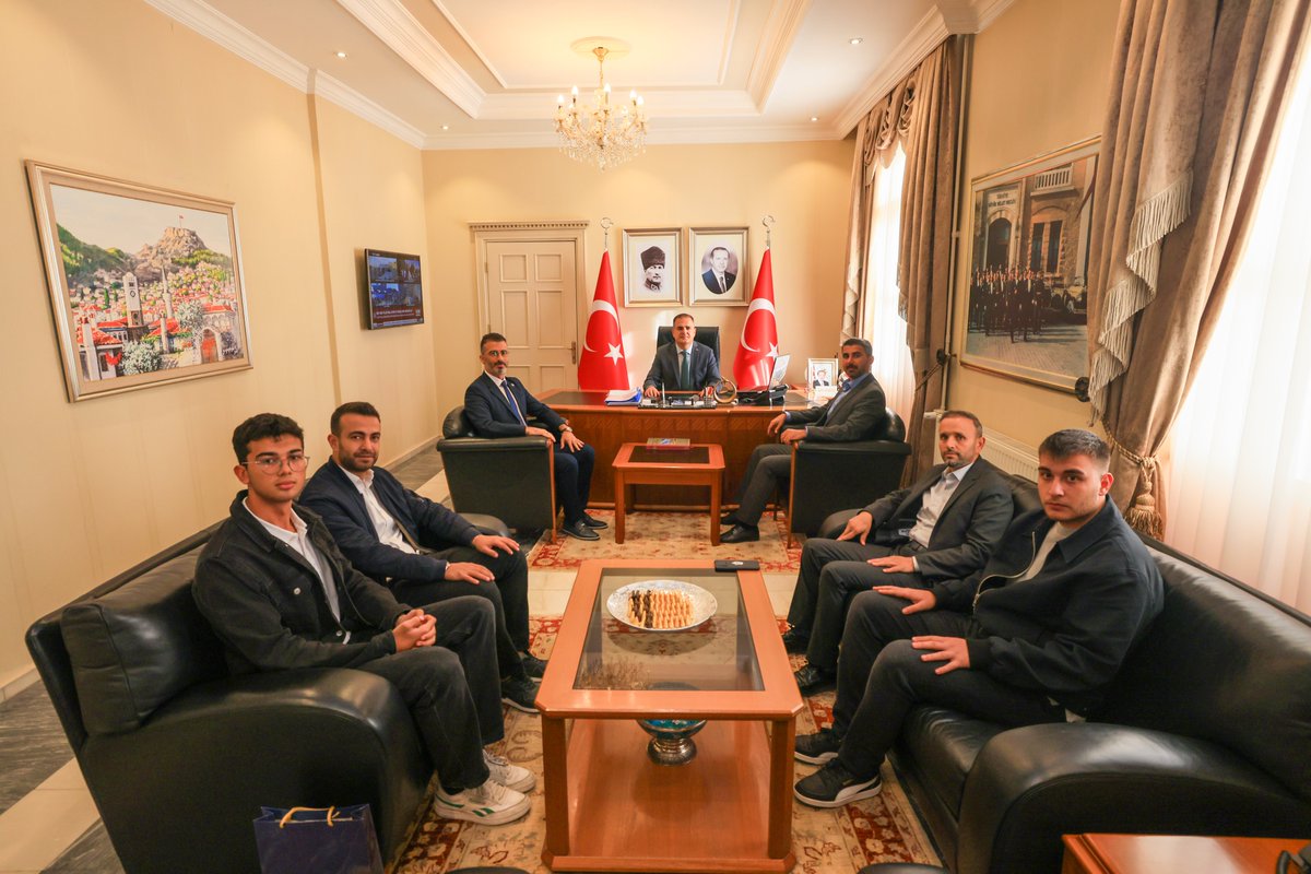 Anadolu Gençlik Derneği Yönetimi Muğla Valisi Akbıyık'ı Ziyaret Etti