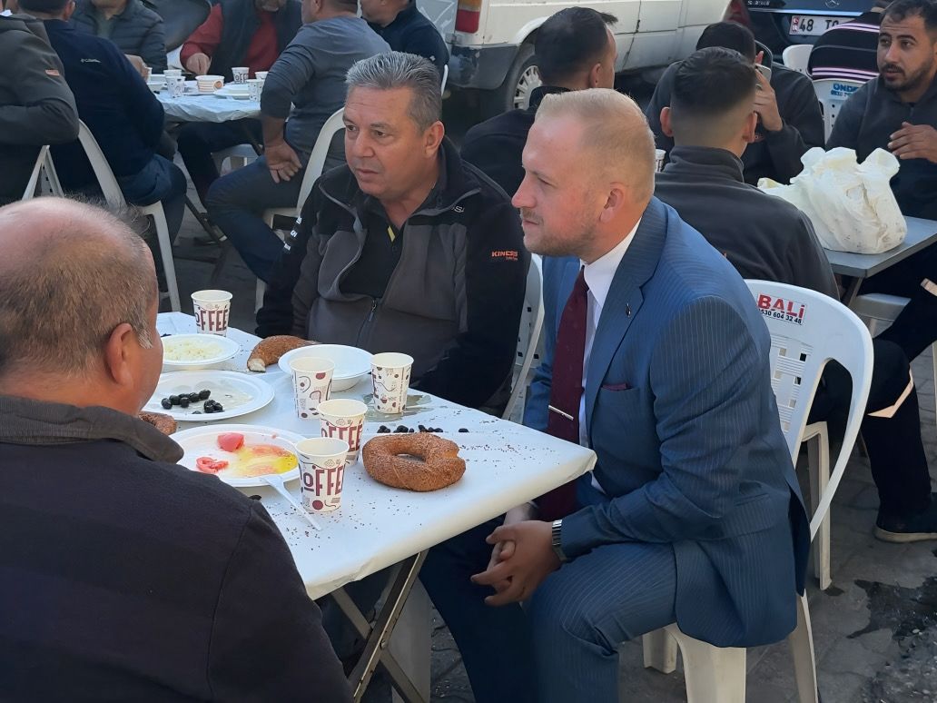 MHP Muğla İl Başkanı Burak Demirel, Fethiye'de Sanayi Esnafı ile Buluştu