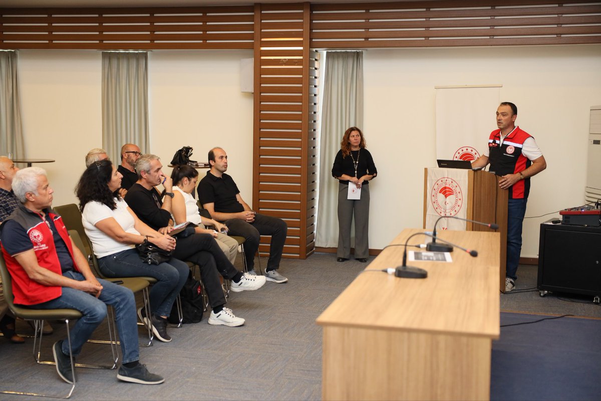 Muğla'da Turunçgil Üreticilerine Kırmızı Örümcek Mücadelesi Eğitimi
