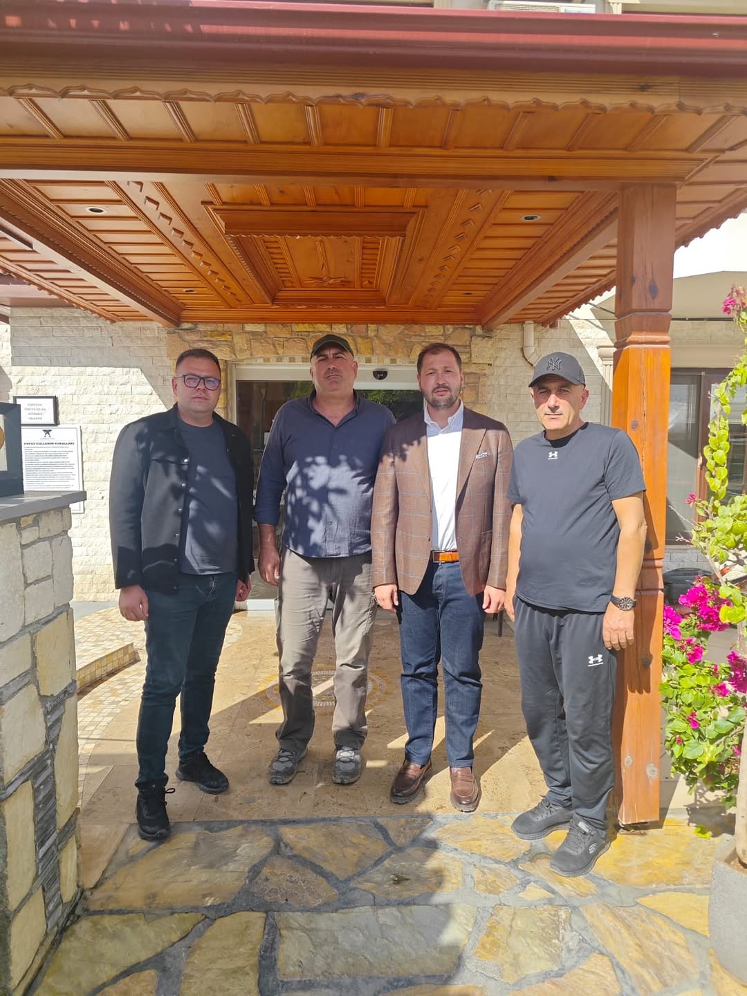 AK Parti Muğla İl Başkanı Cengizhan Güngör, Yangın Mağduru Akyaka Esnafını Ziyaret Etti