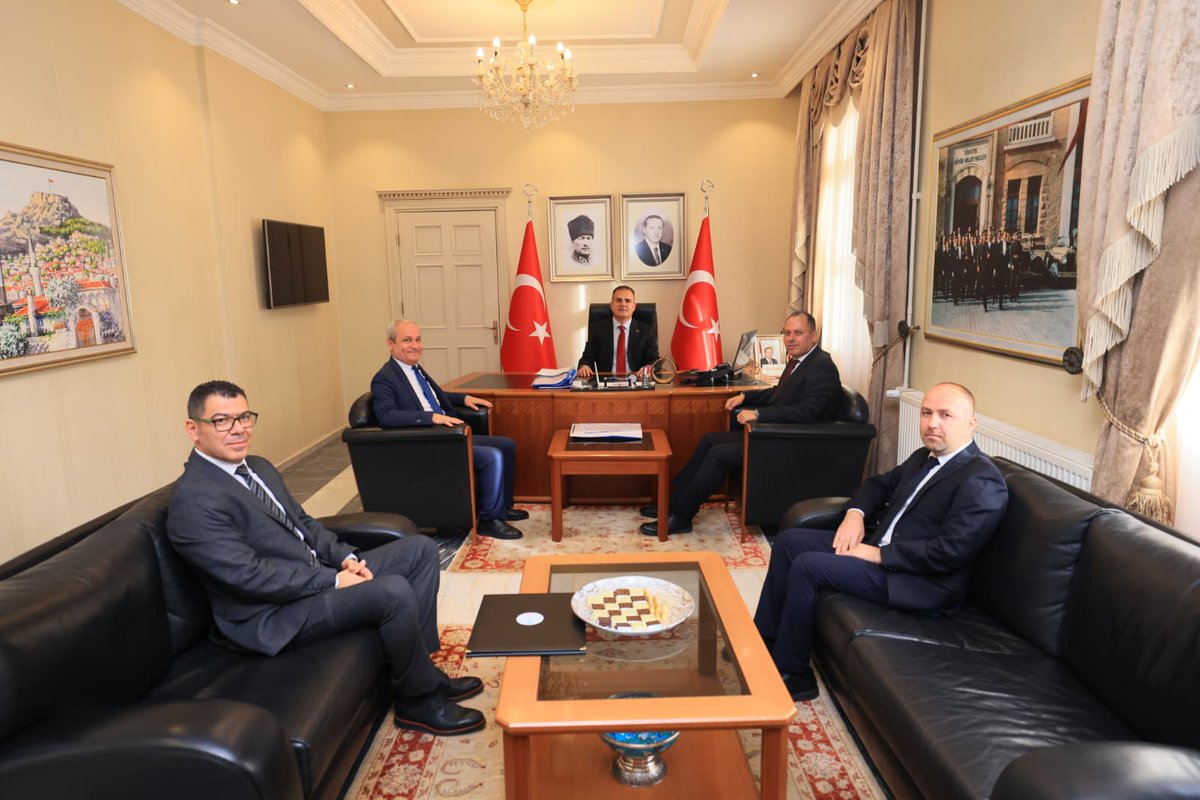 PTT'nin 185. Yıl Dönümü Muğla'da Kutlandı, Vali Akbıyık'a Pul Koleksiyonu Hediye Edildi