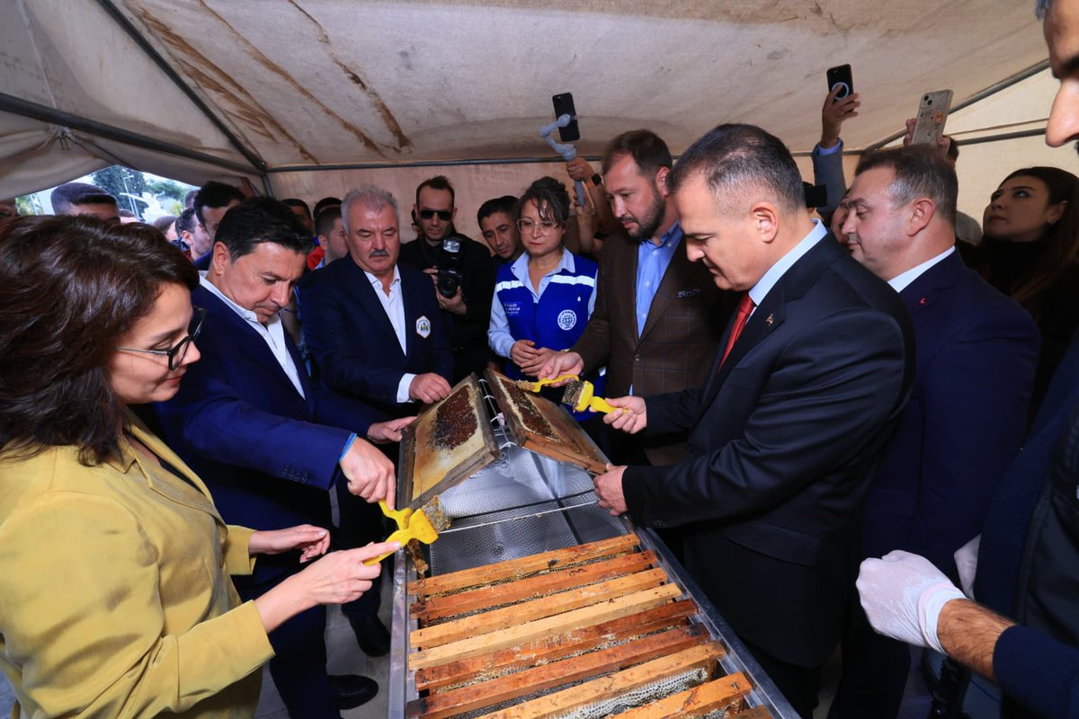 Muğla'da Birinci Çam Balı Hasat Şenliği Coşkuyla Kutlandı