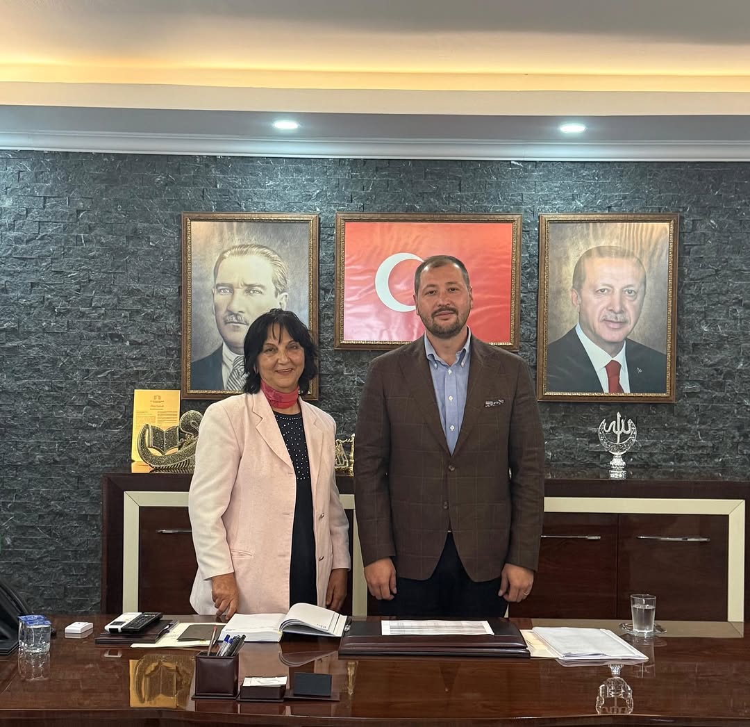 AK Parti Muğla Kurucu İl Kadın Kolları Başkanı Güler Erkan, İl Başkanı Cengizhan Güngör'ü Ziyaret Etti