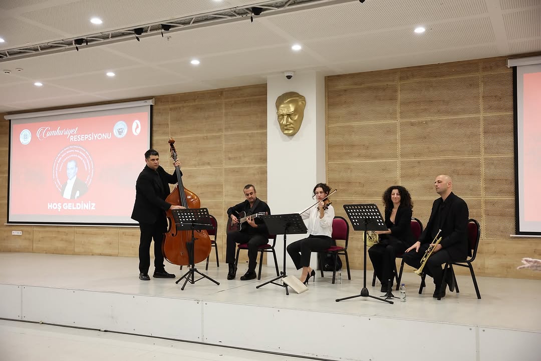 Yatağan Belediye Başkanı ve Protokol, Cumhuriyet Bayramı Resepsiyonunda Bir Araya Geldi