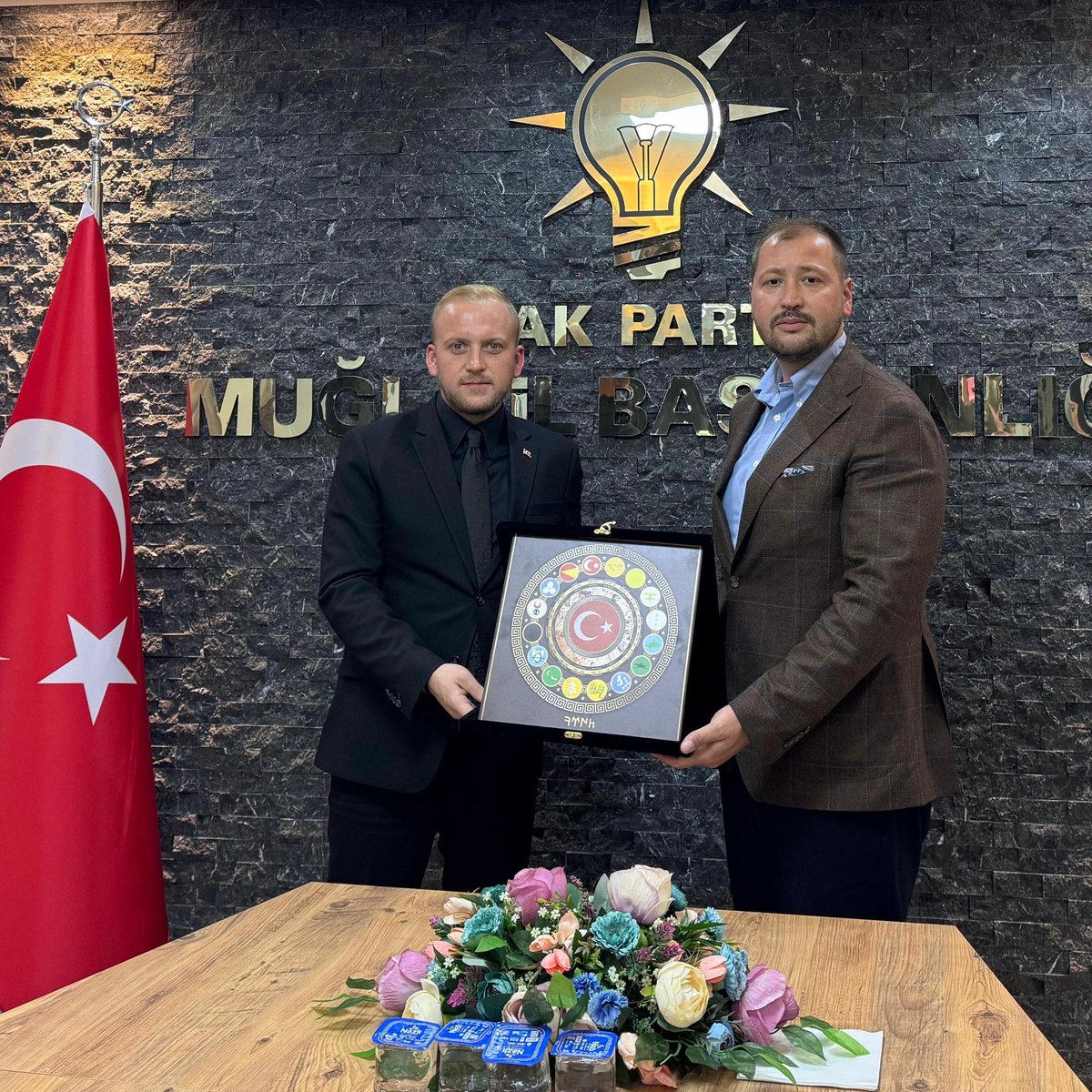 MHP Muğla İl Başkanı Burak Demirel, AK Parti'nin Yeni İl Başkanı Cengizhan Güngör'ü Ziyaret Etti