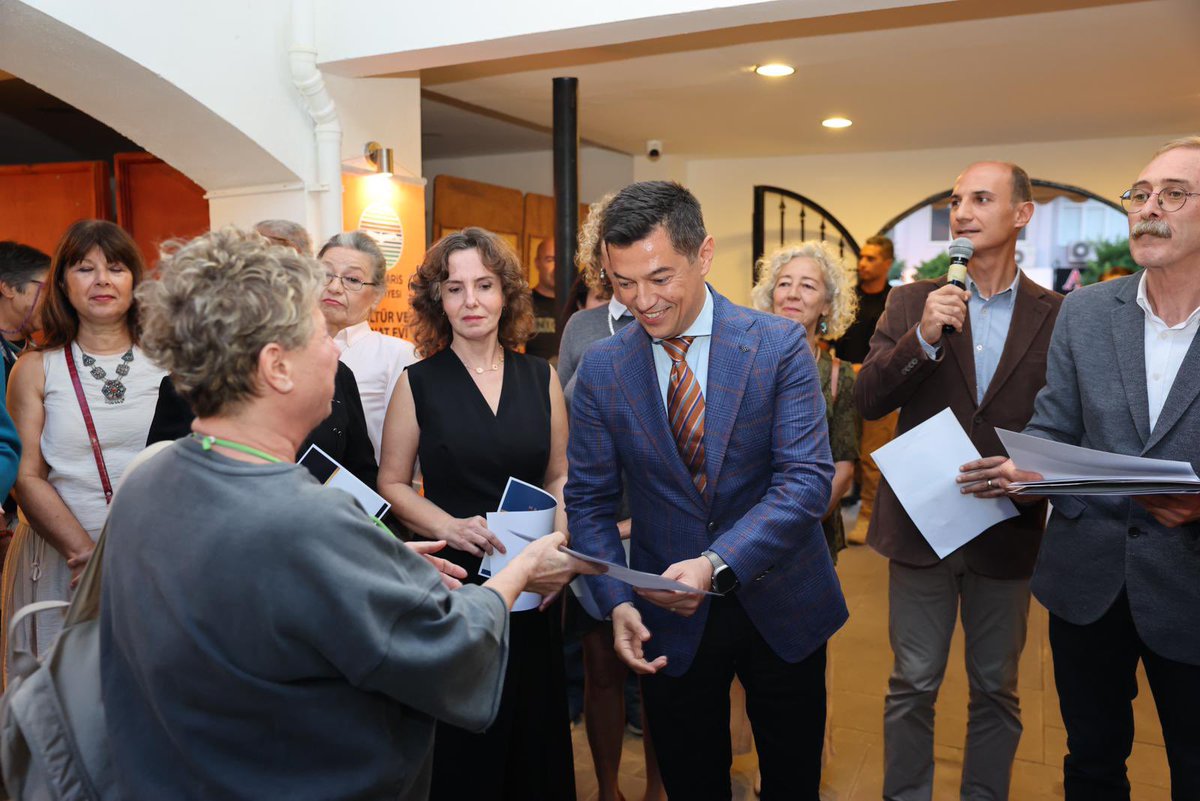 Marmaris'te 15 Ekim Geçidi Sergisi Sanatseverlerle Buluştu