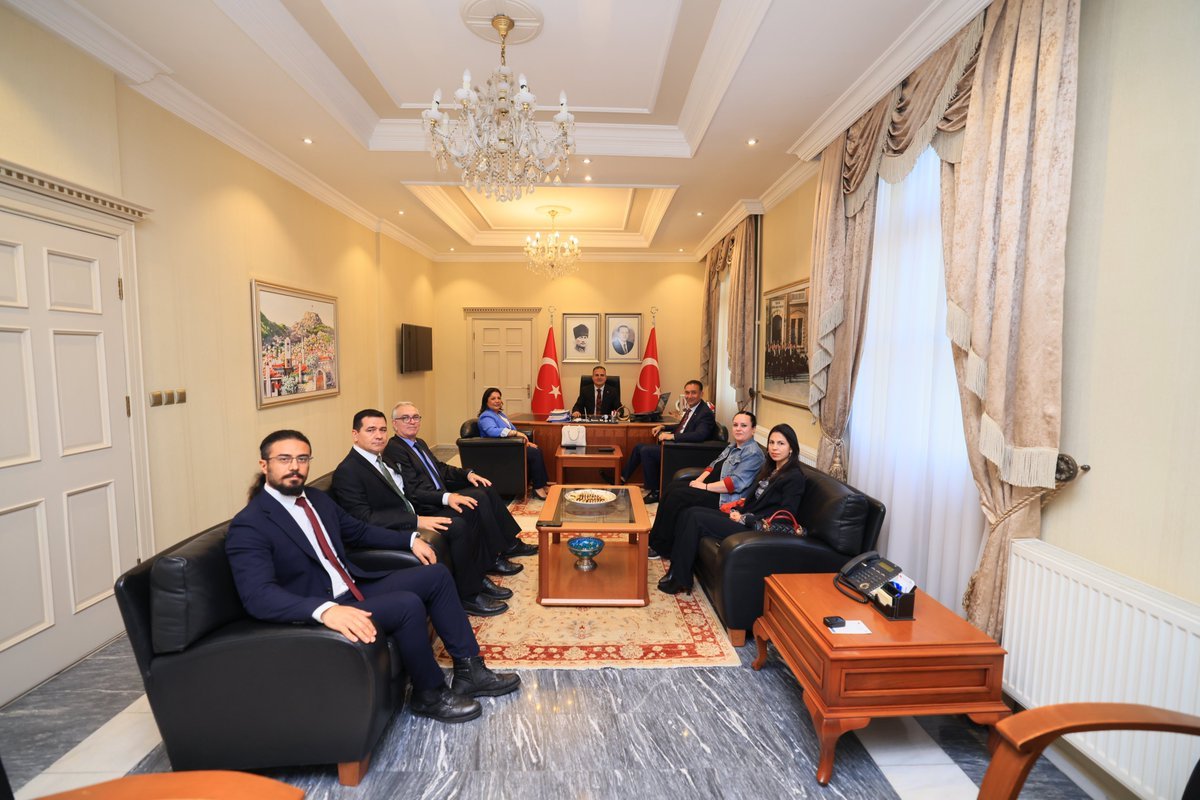 Muğla Gazeteciler ve Yazarlar Derneği Vali İdris Akbıyık'ı Ziyaret Etti